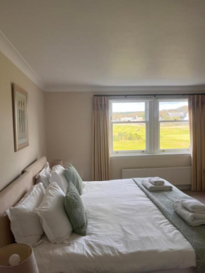 Golf Court View, Elie